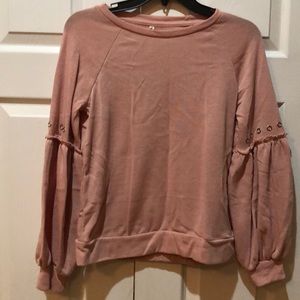 Sweatshirt/long sleeve casual top